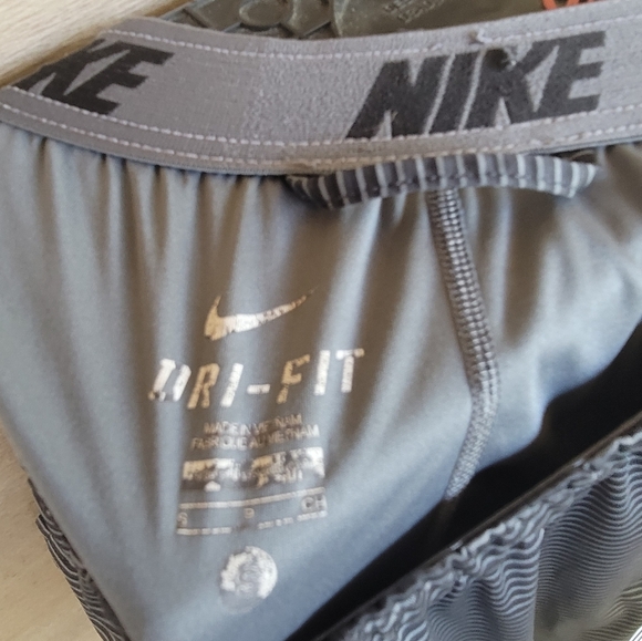 LOT of 2 Nike men's dri fit shorts size small - Picture 3 of 6